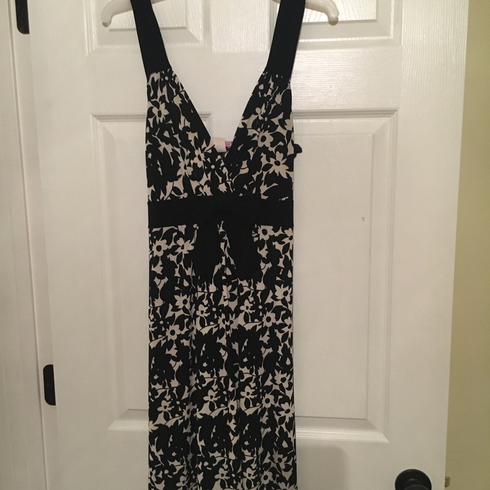 Size Large Body Central black/white floral dress